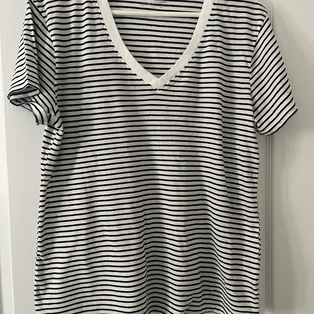 Universal Thread Black and White Striped V-Neck Top